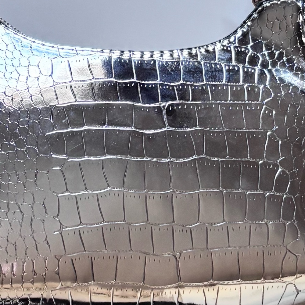 BAGS - Picture 5 of 10